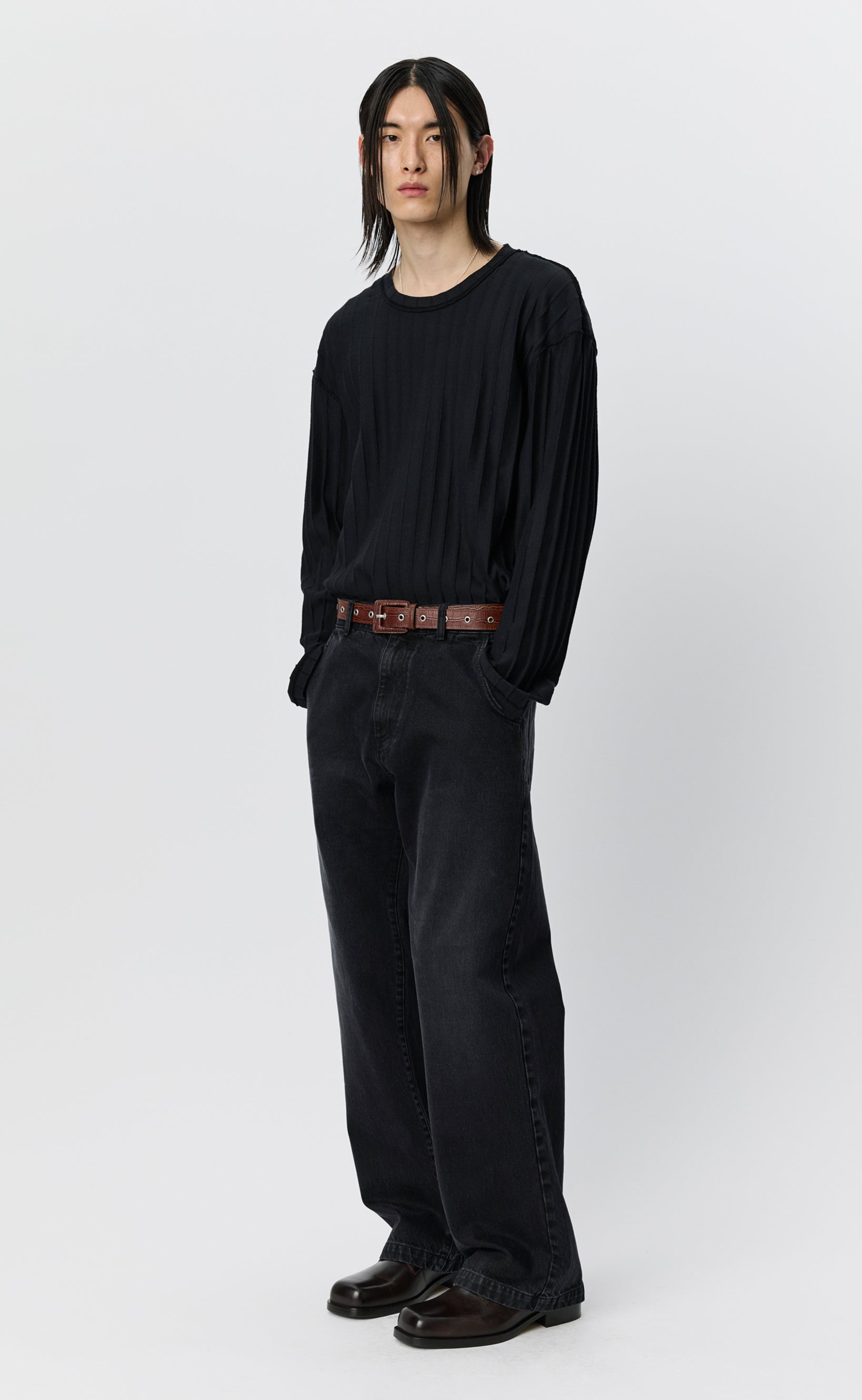 Straight-Cut-Jeans_Faded-