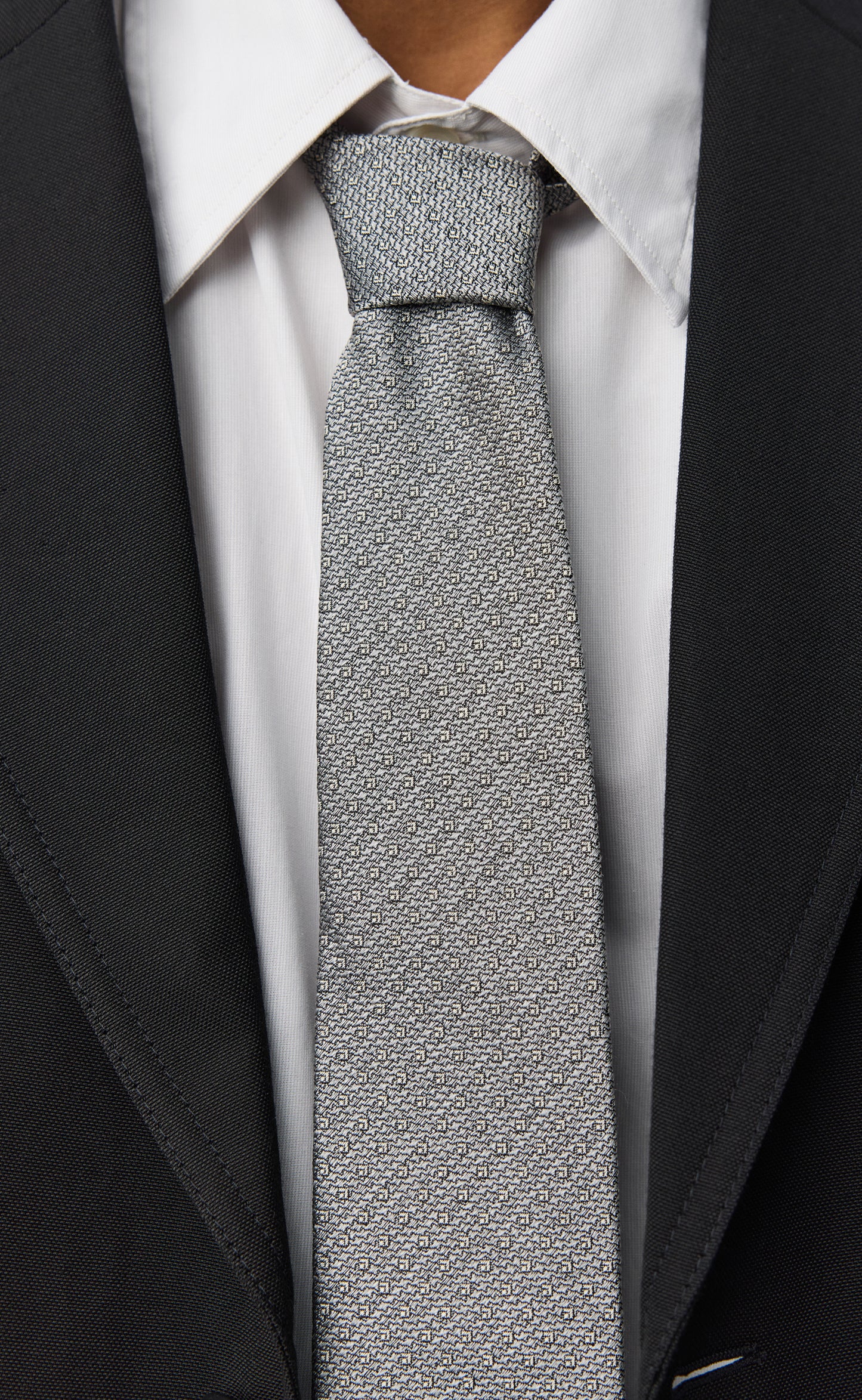 Banquet Tie - Silver Dots