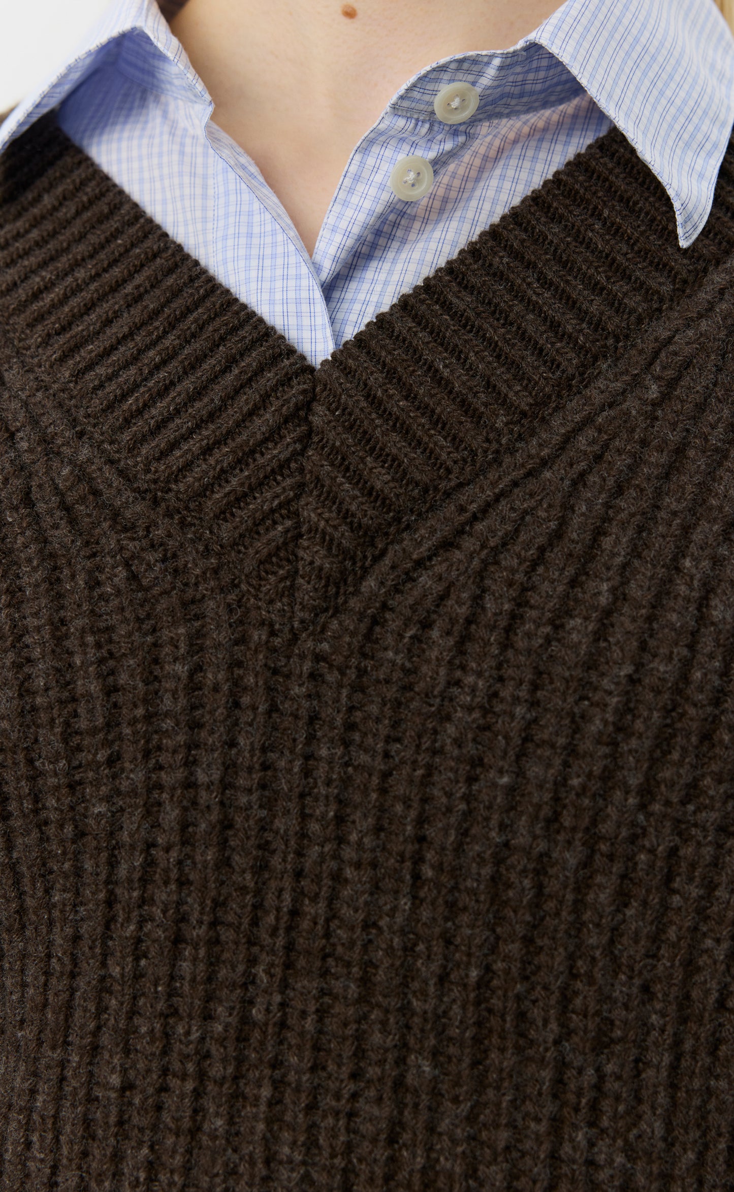 Plaza V-Neck - Dark Brown