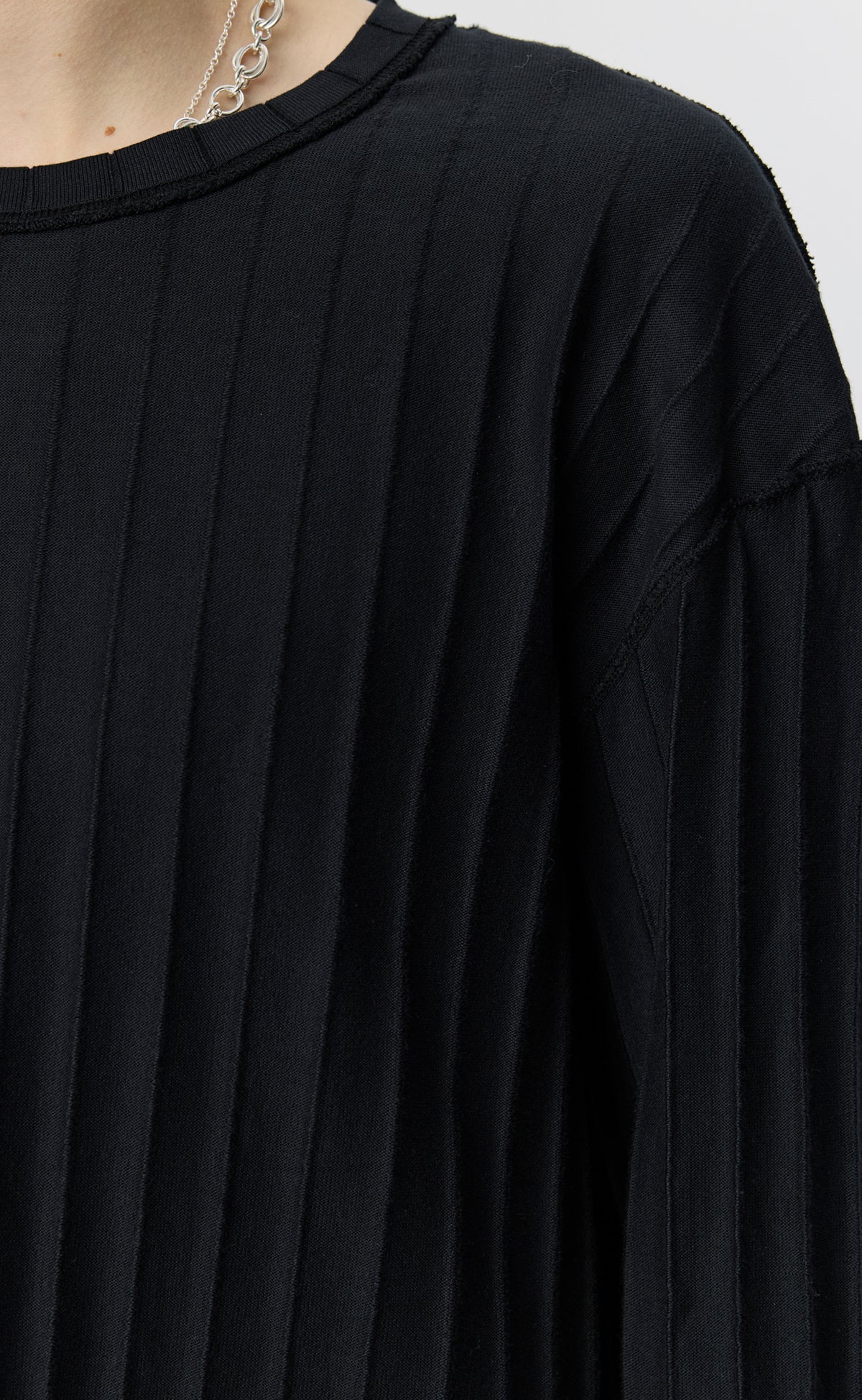 Round Neck Sweater - Black Inverted Ajour Stripe