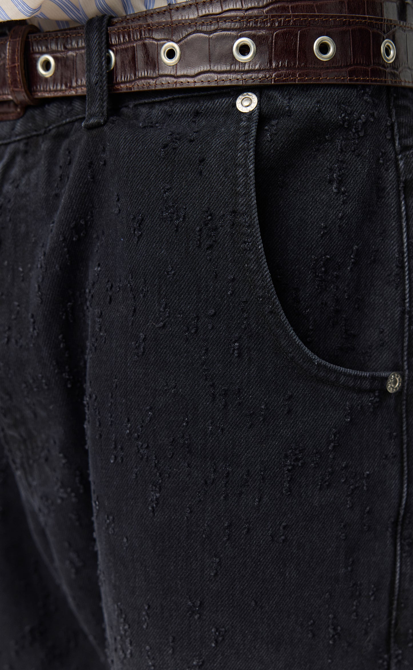 Straight Cut Jeans - Faded Black Punch Out