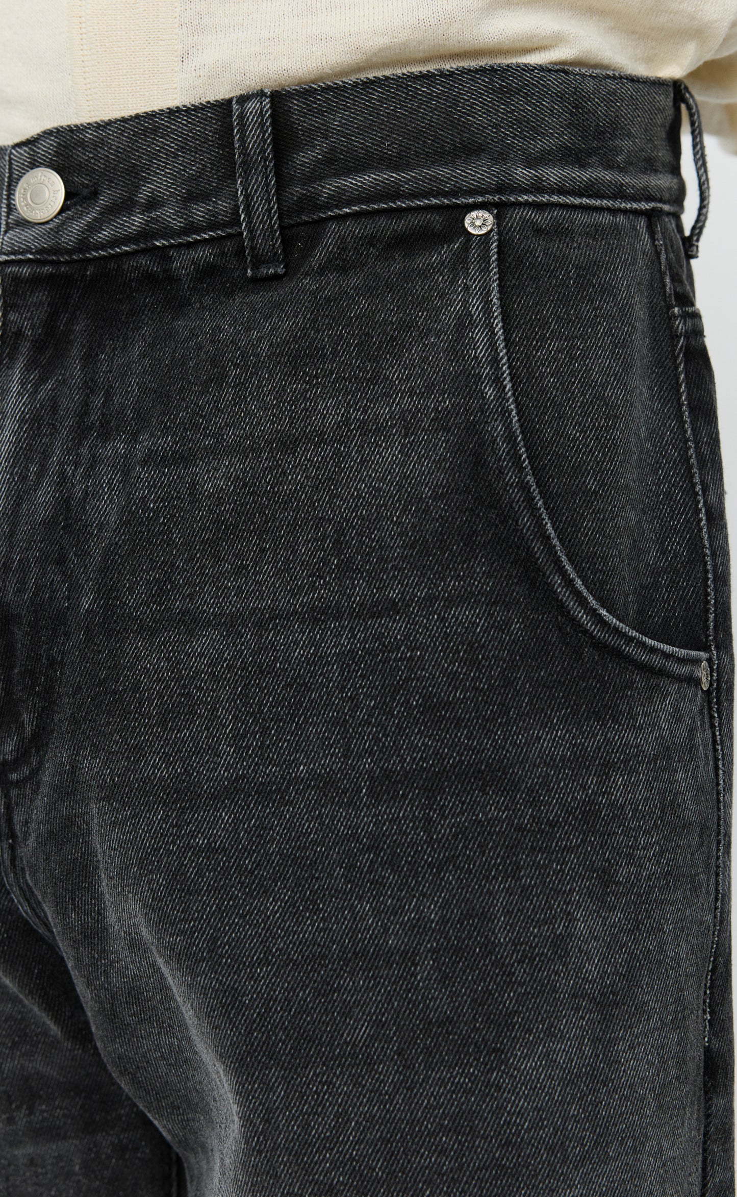 Straight Cut Jeans - Stonewashed Black