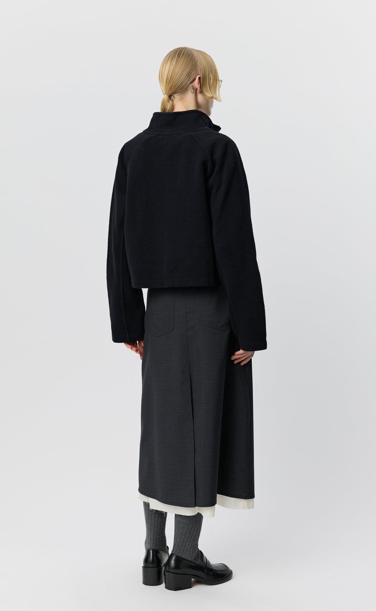 Cropped Leisure Zip Up - Black