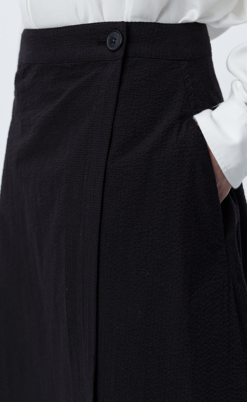 Textured Wrap Skirt - Black Seersucker